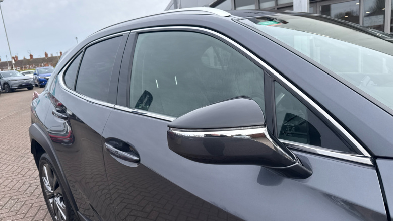 Lexus UX 250h 2.0 F-Sport Design 5dr CVT Hybrid Hatchback